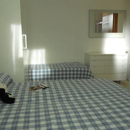 Lejlighed Relaxing Garden Flat With Pool Near The *