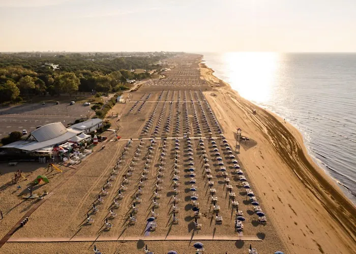 Lejlighed Relaxing Garden Flat With Pool Near The *