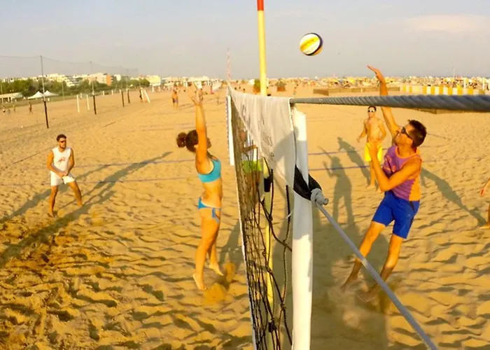 Lejlighed Relaxing Garden Flat With Pool Near The *