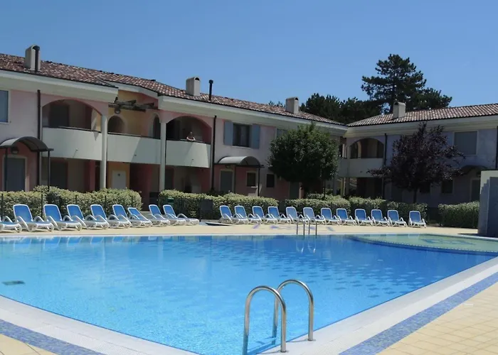 Relaxing Garden Flat With Pool Near The Lejlighed *