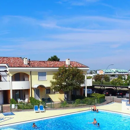 Relaxing Garden Flat With Pool Near The Διαμέρισμα