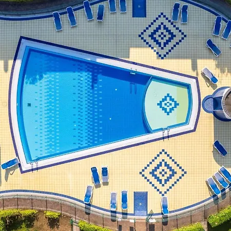 Relaxing Garden Flat With Pool Near The Apartamento Bibione