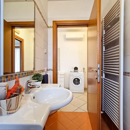 Relaxing Garden Flat With Pool Near The Διαμέρισμα
