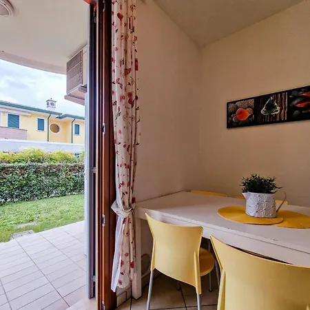 Relaxing Garden Flat With Pool Near The *