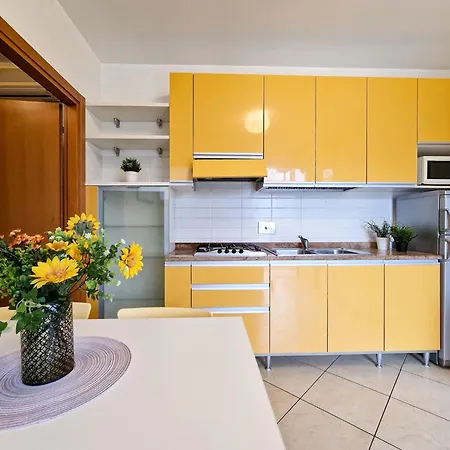 Διαμέρισμα Relaxing Garden Flat With Pool Near The