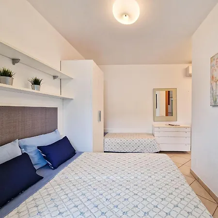 Relaxing Garden Flat With Pool Near The Διαμέρισμα